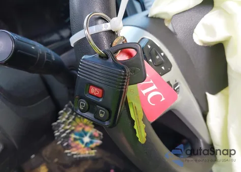 2013 Ford Police Interceptor z USA, uszkodzony, nr VIN 1FM5K8AR2DGB78965